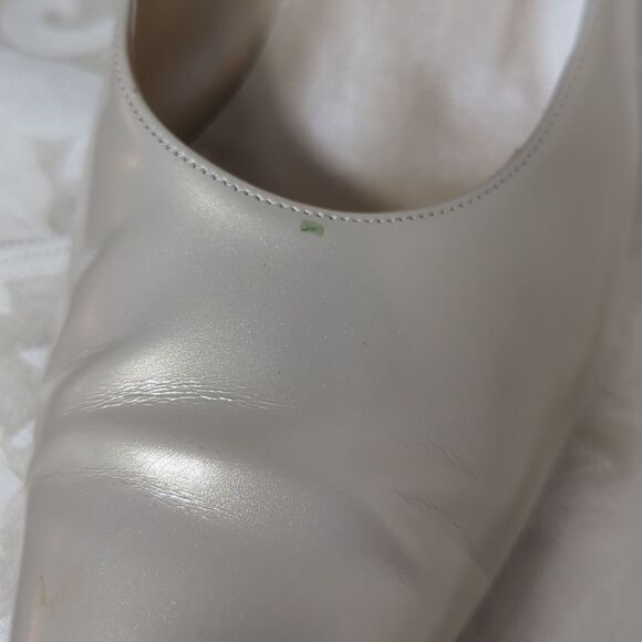 Salvatore Ferragamo Vintage Neutral Opal Tan Metal Heels - Picture 10 of 10